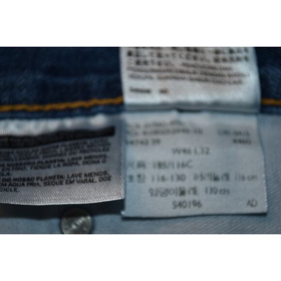 Levi's 560 Men's 44x32 Taper Fit Distressed Denim Jeans Light Wash - Picture 8 of 9